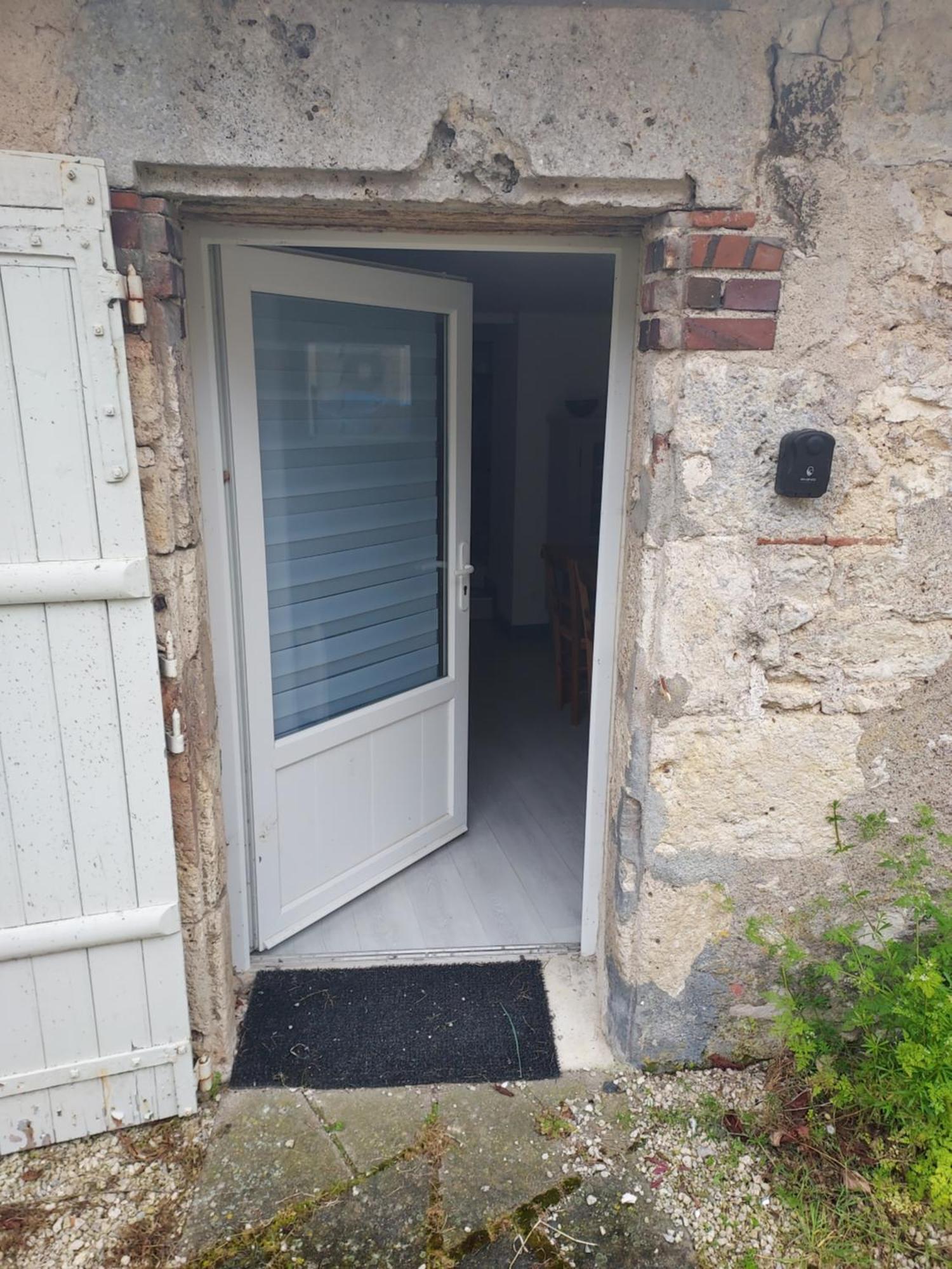 Au Chant Des Grenouilles Patay Exterior photo